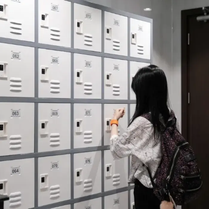 Tủ locker sắt bền bỉ, chống ăn mòn, phù hợp cho văn phòng và công nghiệp