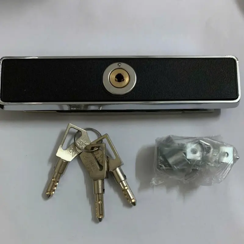 Khóa cơ cửa cuốn dùng chìa, phù hợp với cửa kéo tay và vị trí ít rủi ro