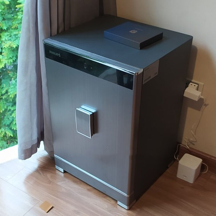 Két sắt Philips SBX701
