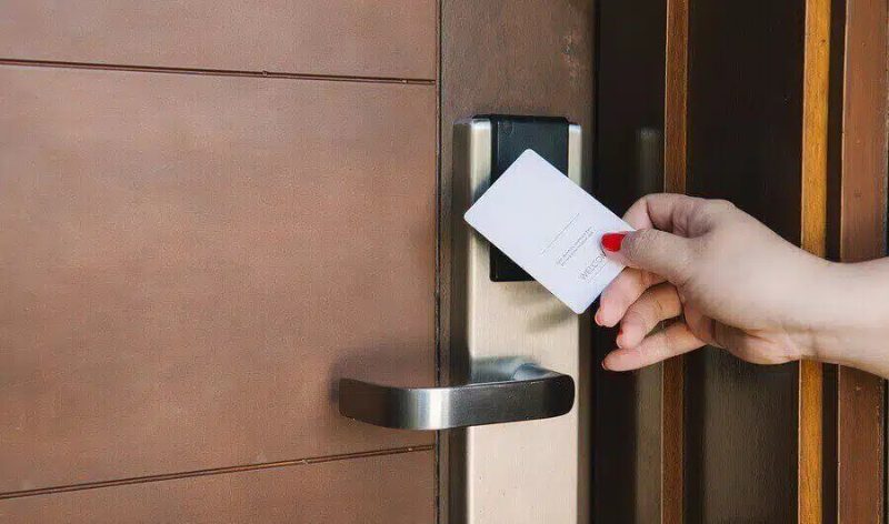 Khoá cửa thông minh khách sạn là gì?
