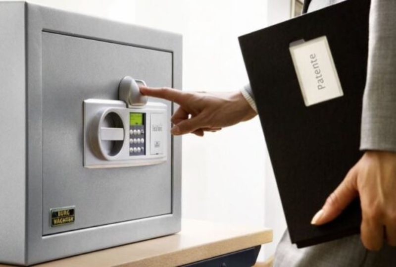 Két sắt là gì và vai trò trong cuộc sống hiện đại?
