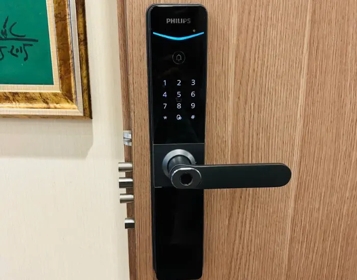 Khóa cửa cao cấp với chất liệu bền bỉ, chống gỉ và chống nước