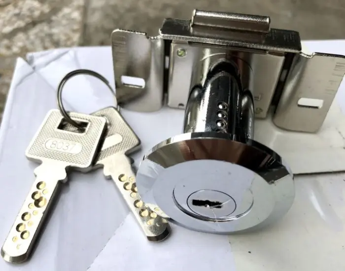 Ổ khóa chống sao chép, có chìa khẩn cấp hỗ trợ khi quên mật khẩu