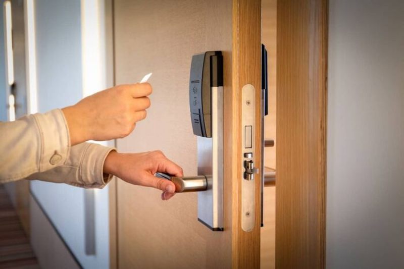 Những lưu ý khi sử dụng khóa cửa điều khiển từ xa an toàn, hiệu quả