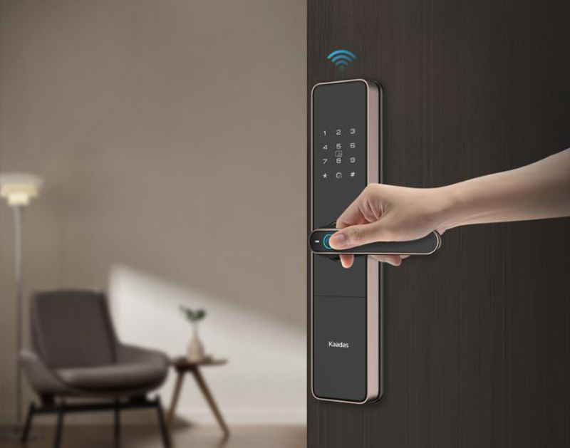 Cách cài đặt khóa cửa thông minh mở bằng vân tay và mã số