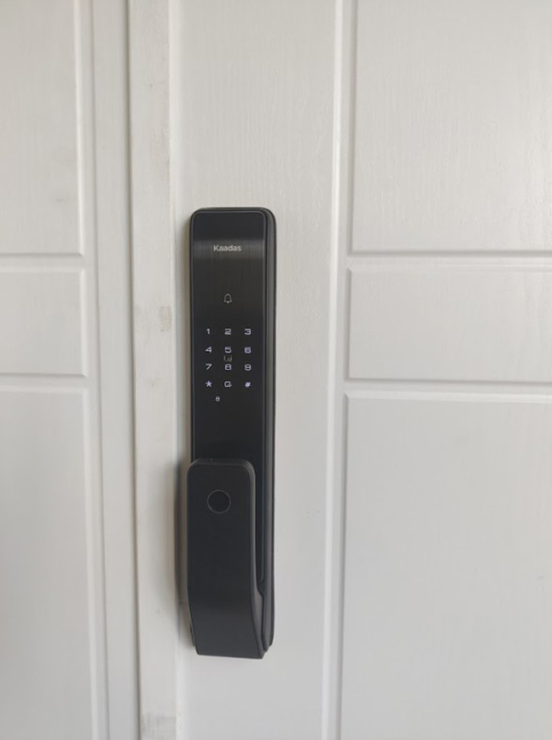 Bảo vệ khóa cửa khỏi yếu tố môi trường