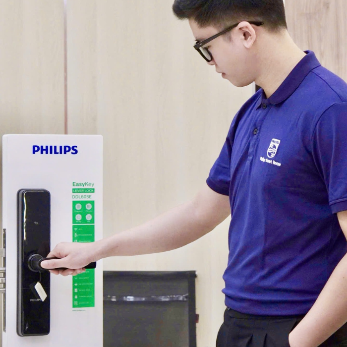 Cách thay khóa cửa cũ hỏng 2