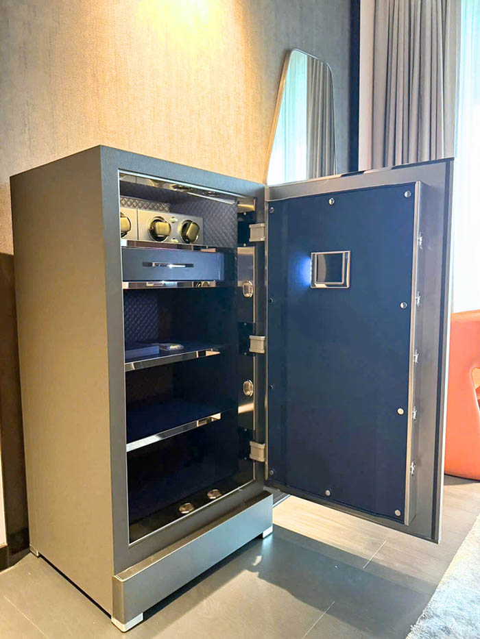 Két sắt Philips SBX702