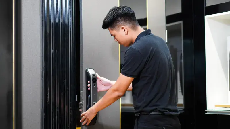 Bảo quản và vệ sinh đúng cách giúp khóa điện tử bền đẹp và an toàn hơn