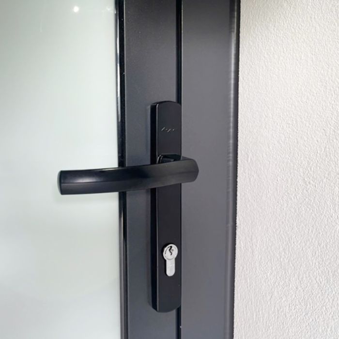 các loại khóa cửa nhôm kính 7