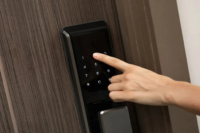 Khóa cửa điện tử