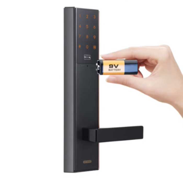 Dùng nguồn dự phòng khi khóa cửa điện tử hết pin