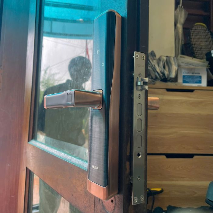 lắp đặt khóa vân tay bình thạnh 2