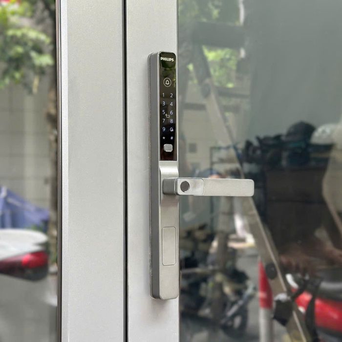 lắp đặt khóa vân tay quận 3 7