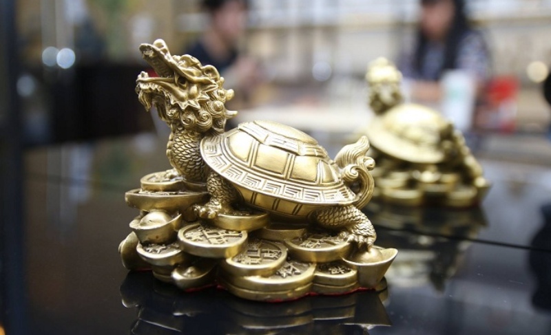 linh vat phong thuy mang long quy