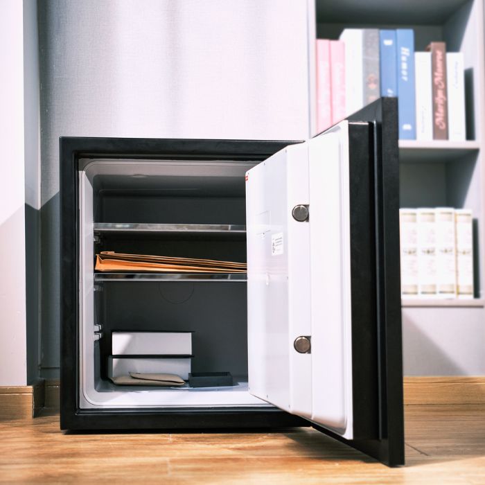 két sắt làm bằng chất liệu gì 4